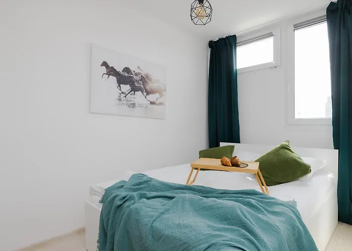 Shortstaypoland Zelazna Apartman *